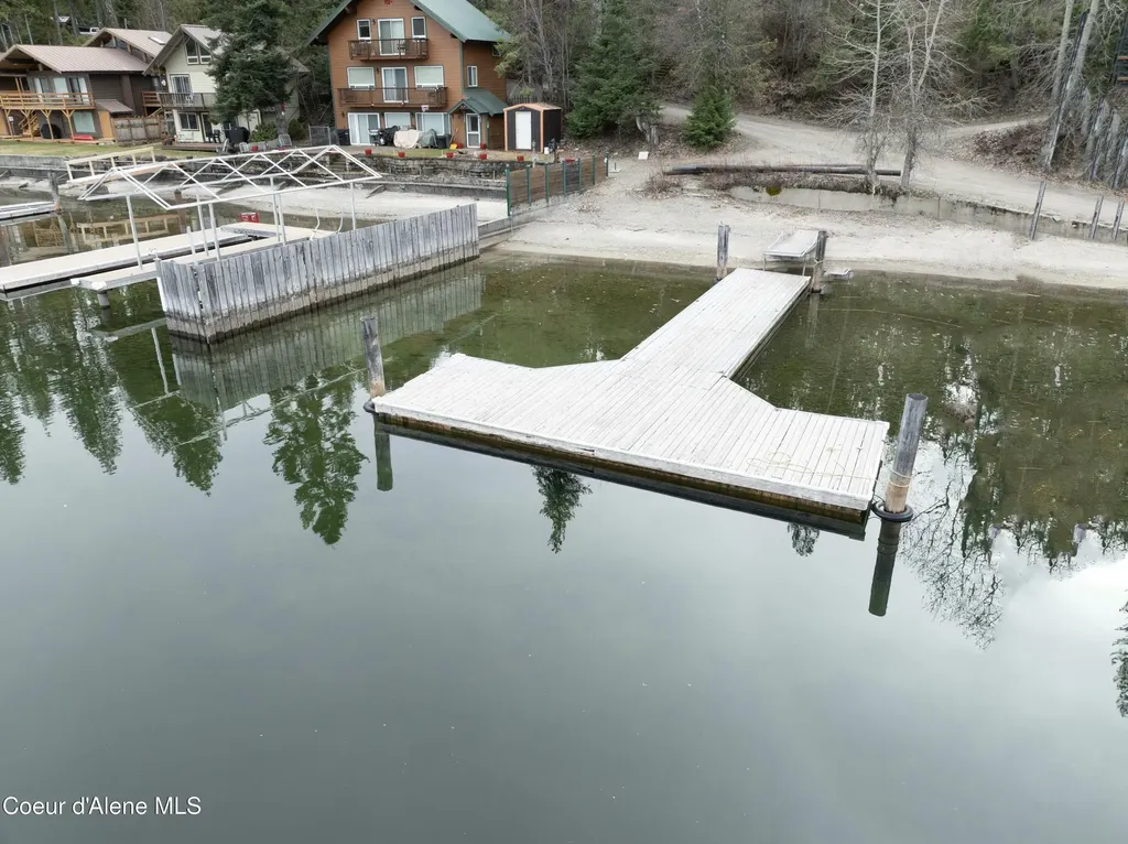 733 Hagman Road Nordman ID 83848