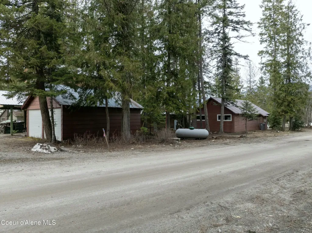 733 Hagman Road Nordman ID 83848