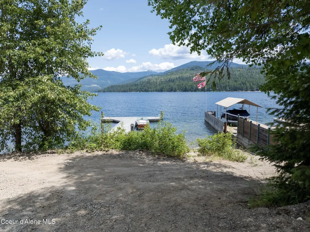 733 Hagman Road Nordman ID 83848