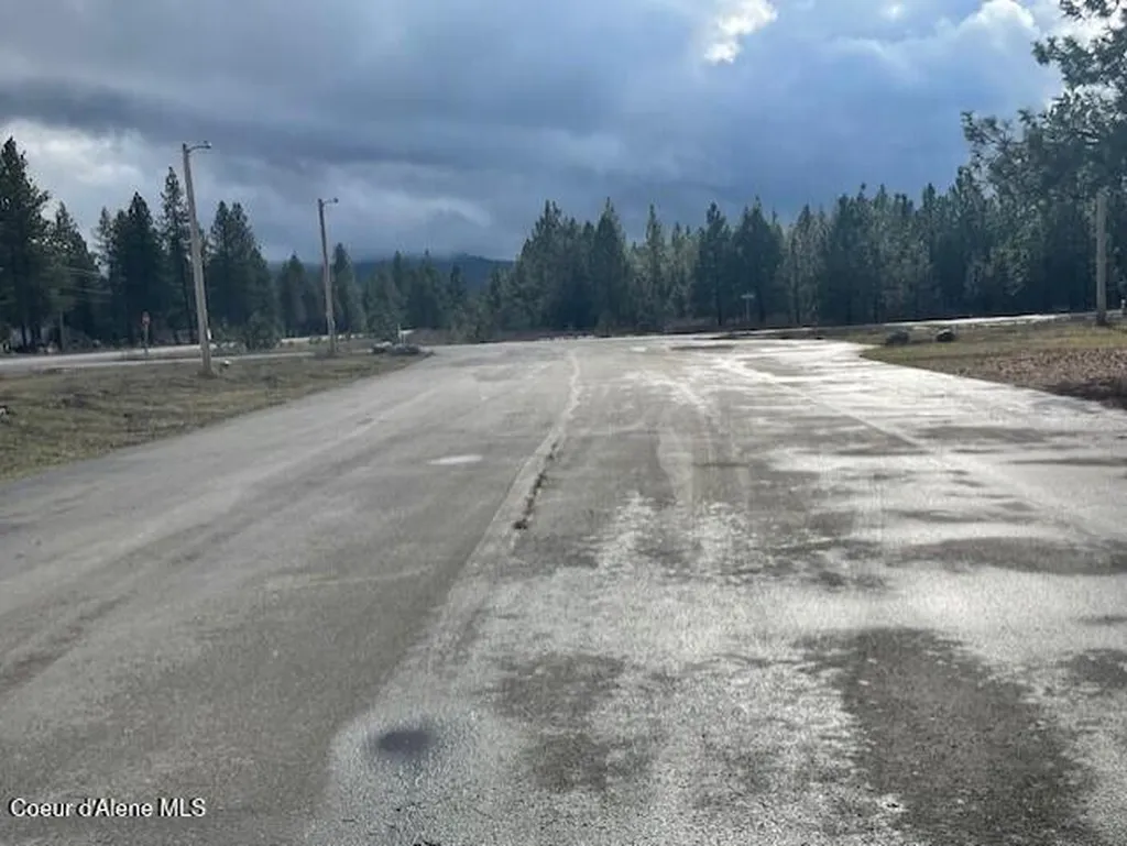 29269 N Old Highway 95 Athol ID 83801