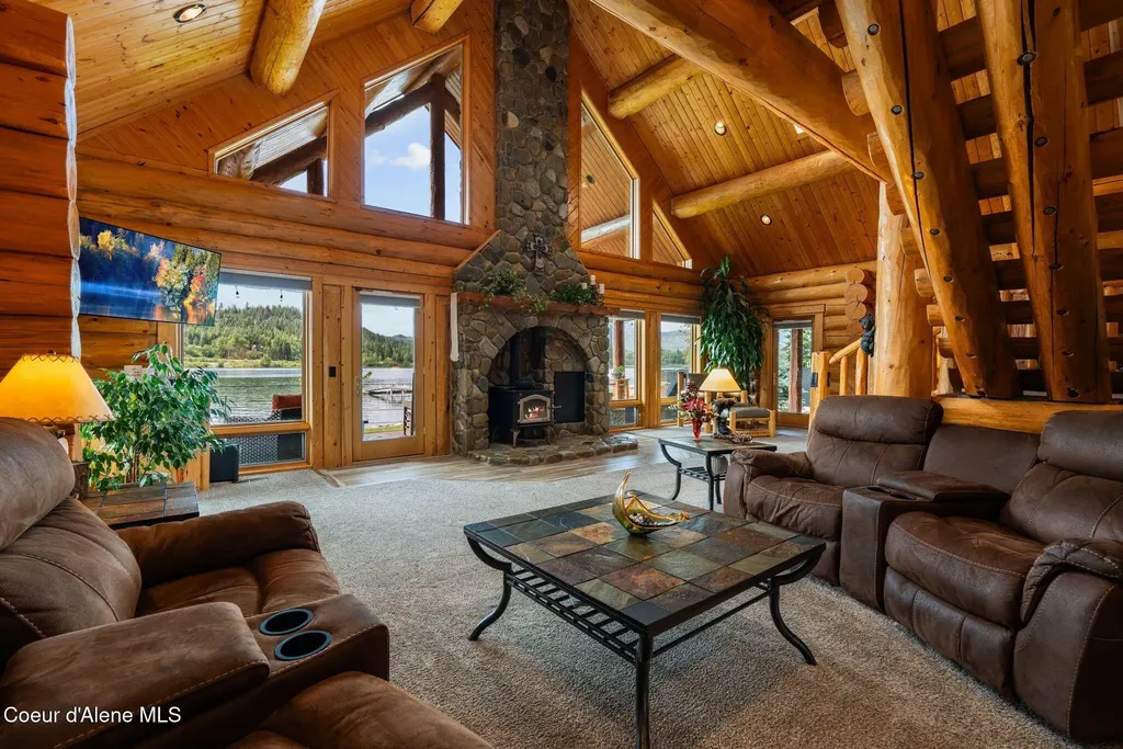 816 Ponderesa Ranch Road Sagle ID 83860