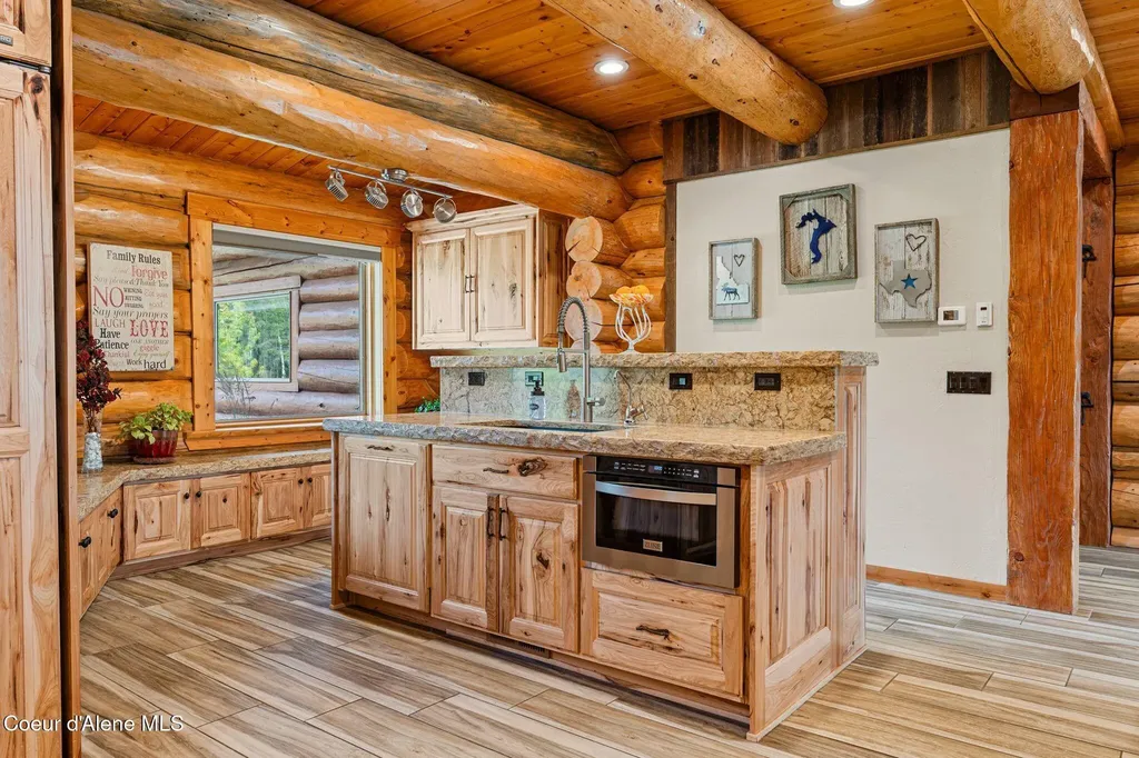 816 Ponderesa Ranch Road Sagle ID 83860