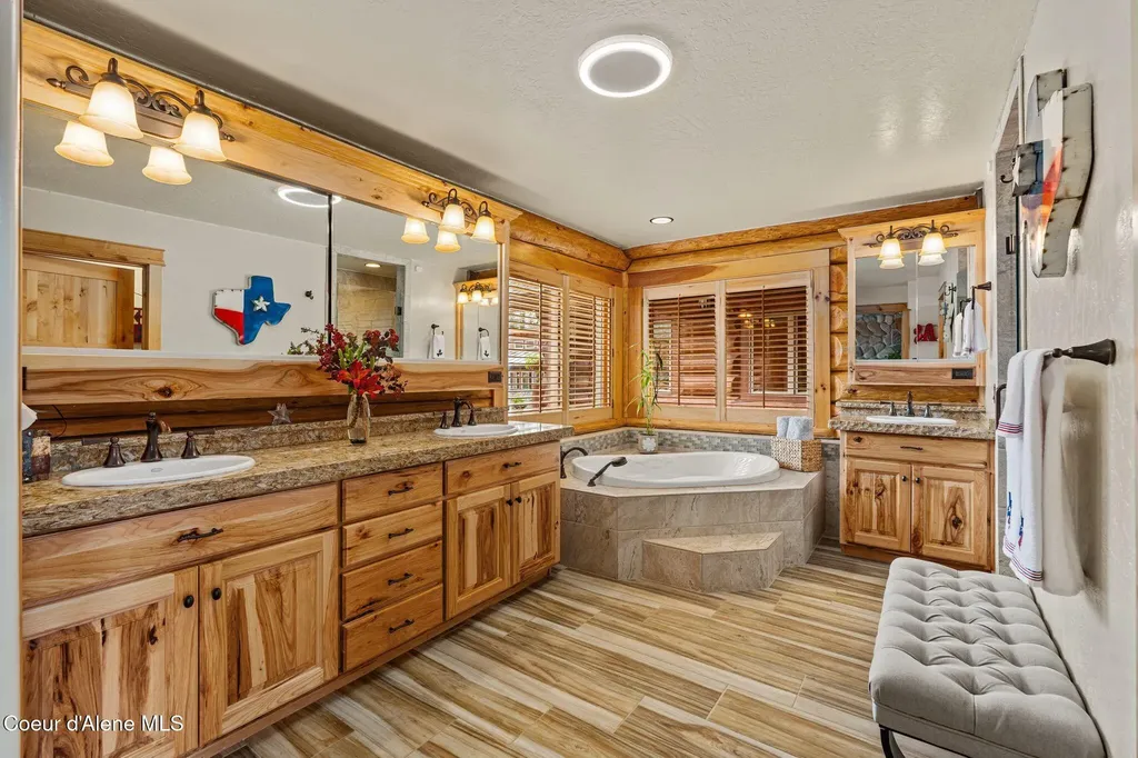 816 Ponderesa Ranch Road Sagle ID 83860
