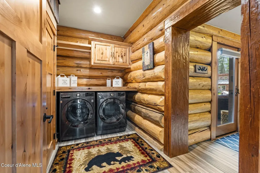 816 Ponderesa Ranch Road Sagle ID 83860