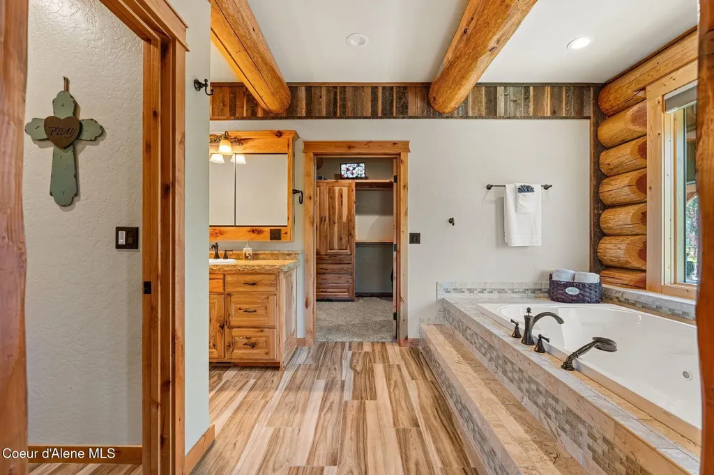 816 Ponderesa Ranch Road Sagle ID 83860