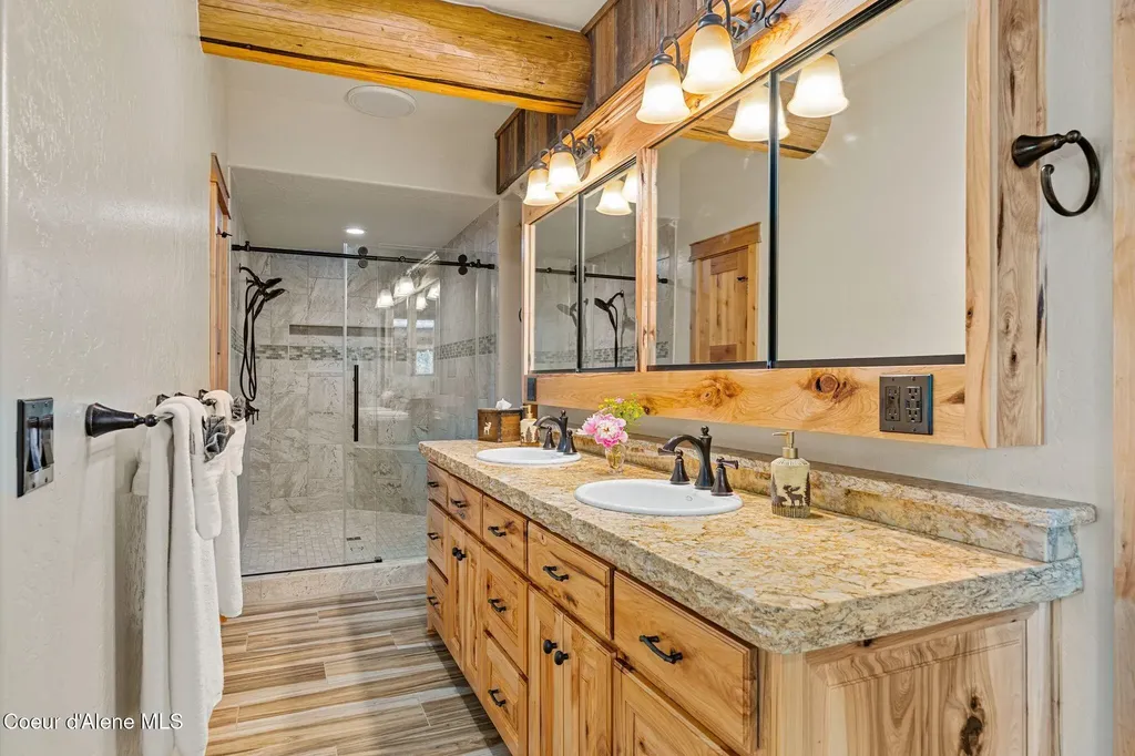 816 Ponderesa Ranch Road Sagle ID 83860