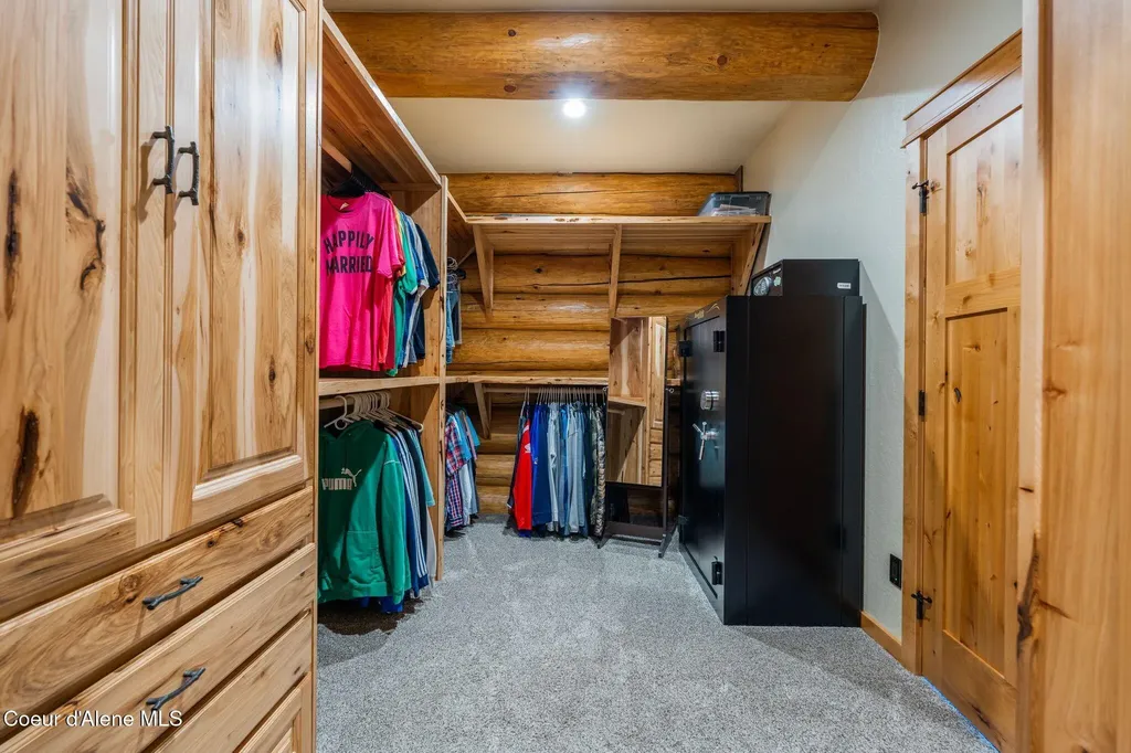 816 Ponderesa Ranch Road Sagle ID 83860