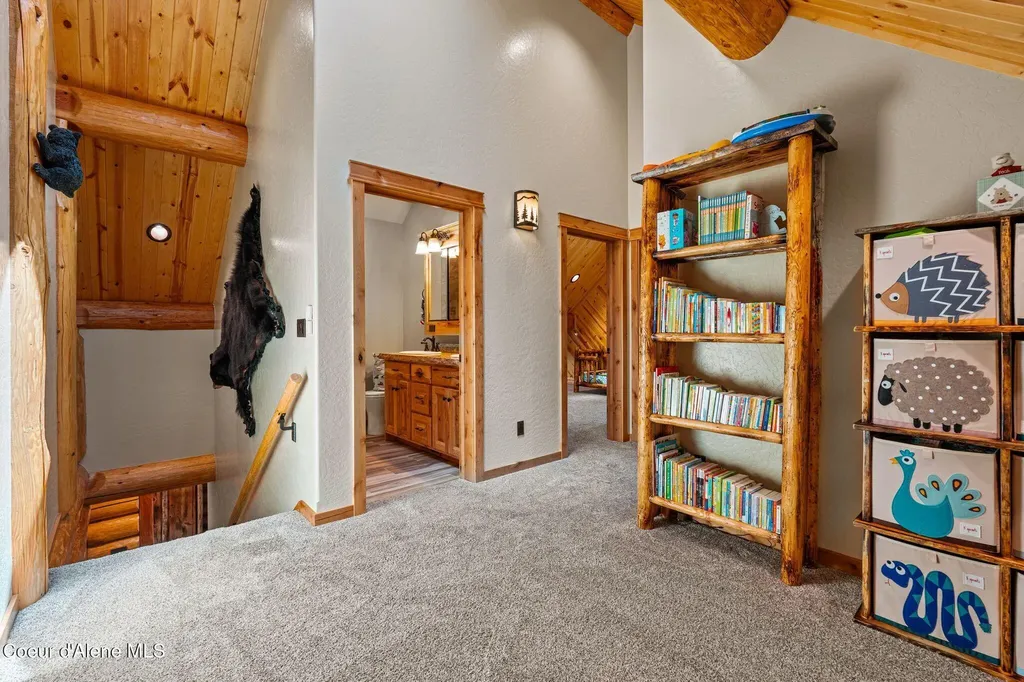 816 Ponderesa Ranch Road Sagle ID 83860