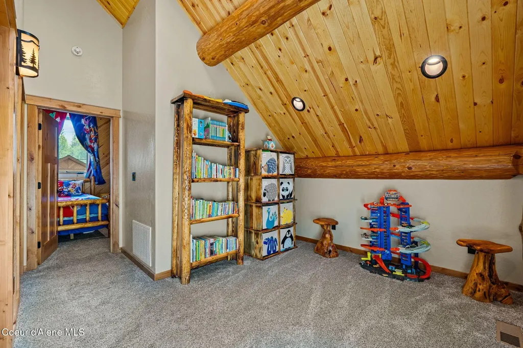816 Ponderesa Ranch Road Sagle ID 83860