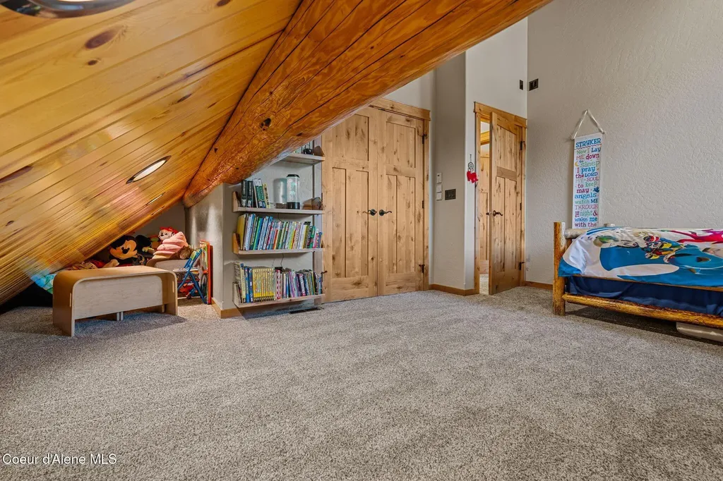 816 Ponderesa Ranch Road Sagle ID 83860