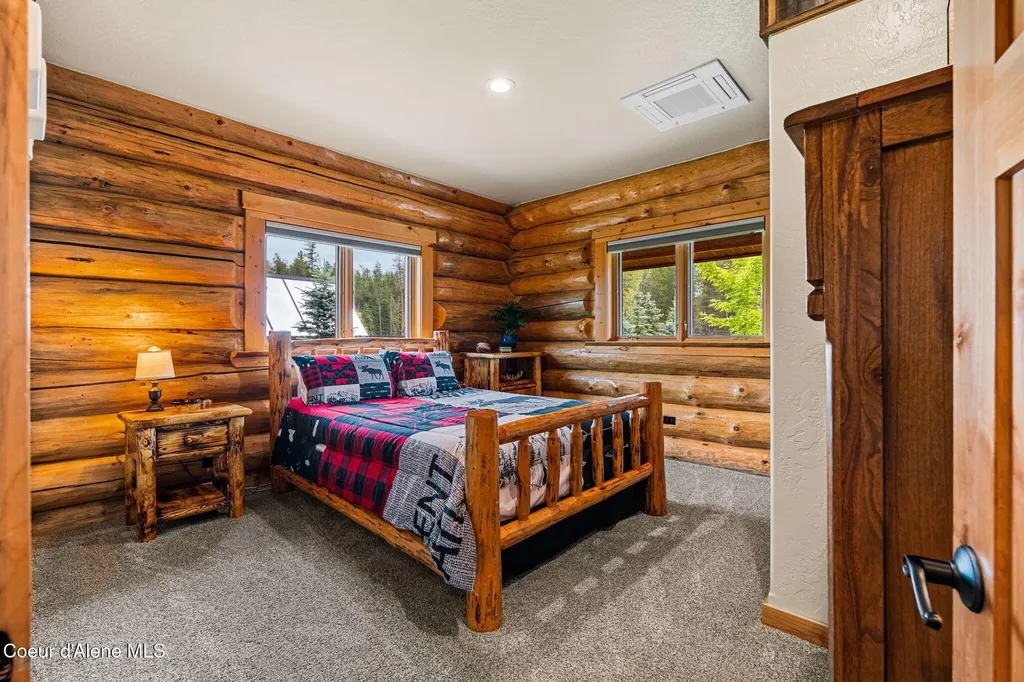 816 Ponderesa Ranch Road Sagle ID 83860