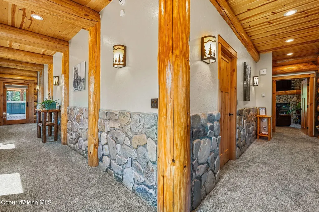 816 Ponderesa Ranch Road Sagle ID 83860