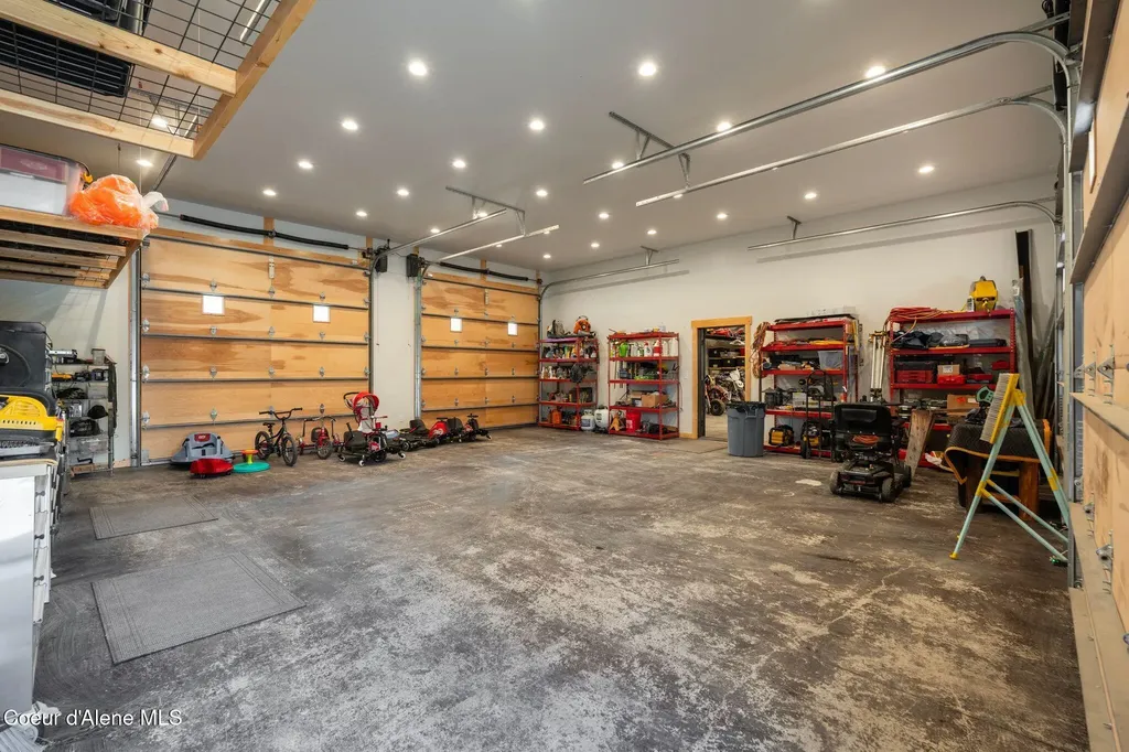 816 Ponderesa Ranch Road Sagle ID 83860