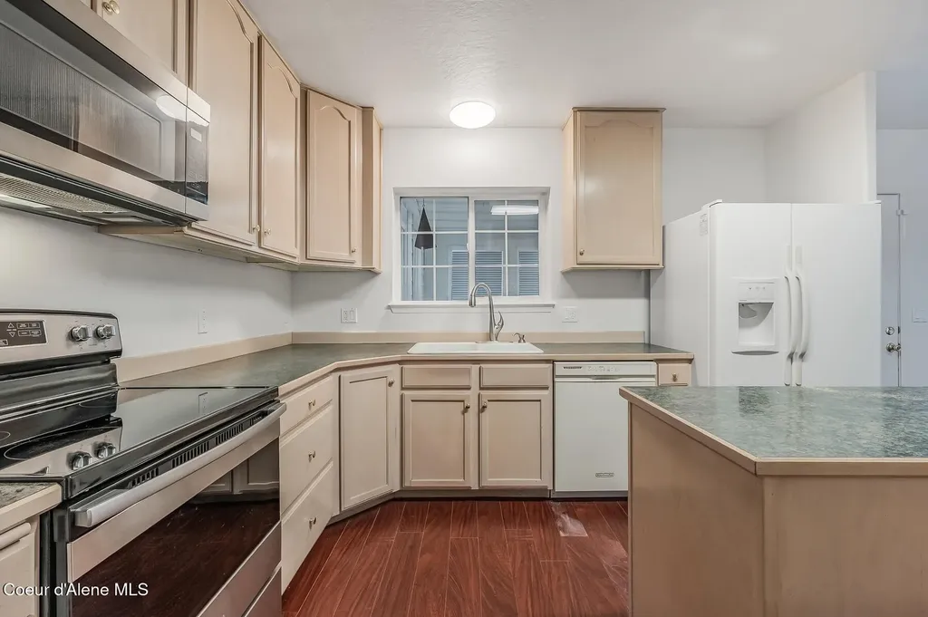 3683 E Mullan Avenue Post Falls ID 83854