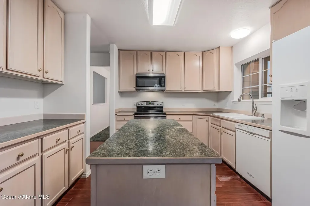 3683 E Mullan Avenue Post Falls ID 83854