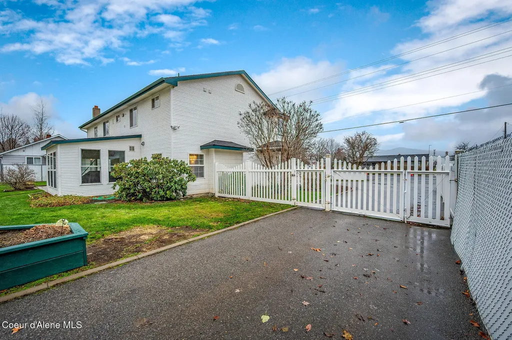 3683 E Mullan Avenue Post Falls ID 83854