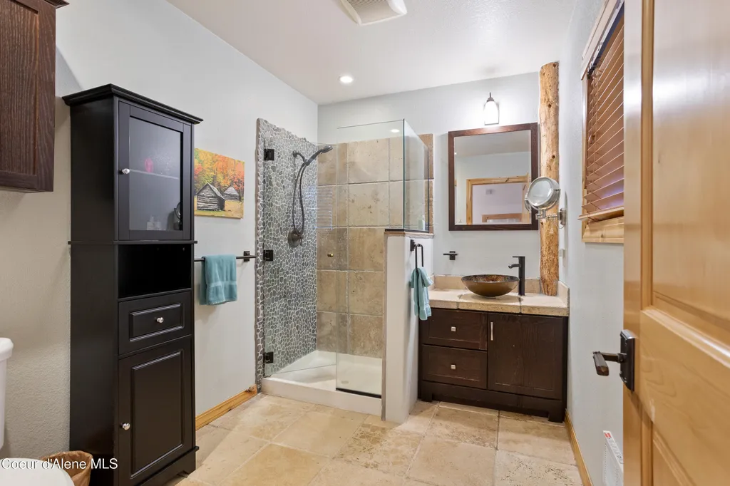 23 W Bay Wood Lane Hope ID 83836