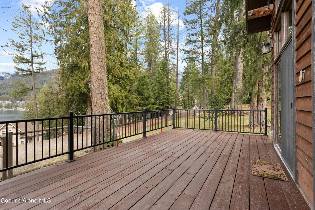 23 W Bay Wood Lane Hope ID 83836