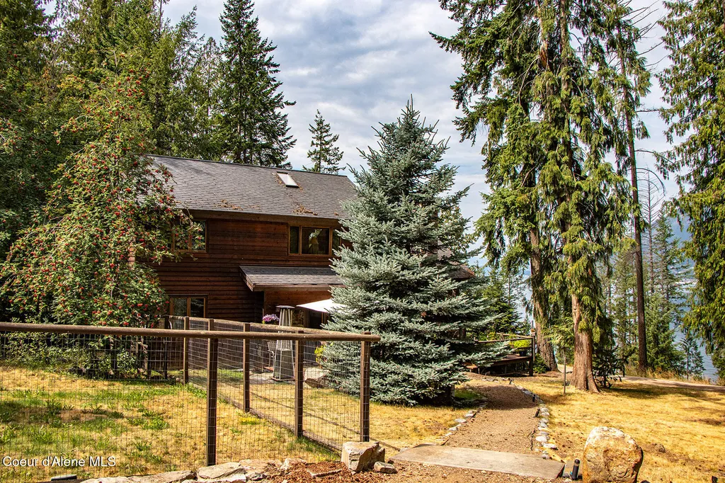 23 W Bay Wood Lane Hope ID 83836
