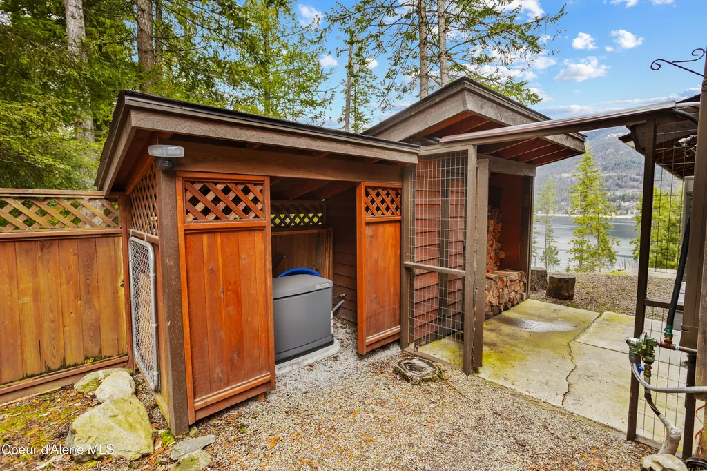 23 W Bay Wood Lane Hope ID 83836