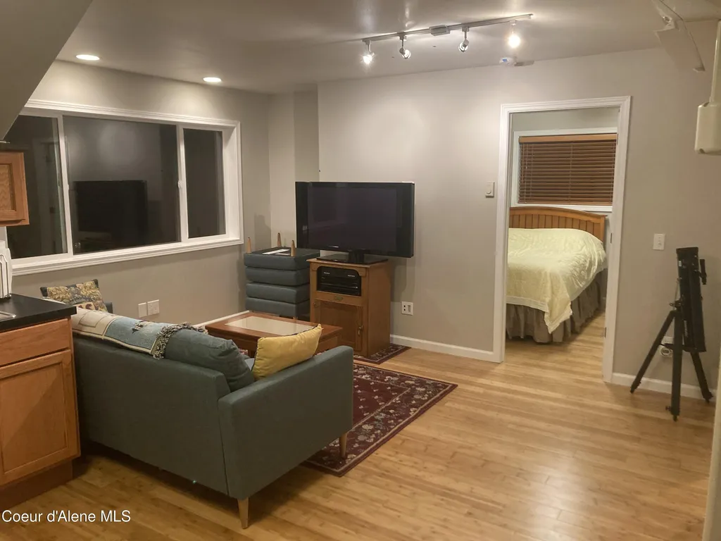 23 W Bay Wood Lane Hope ID 83836