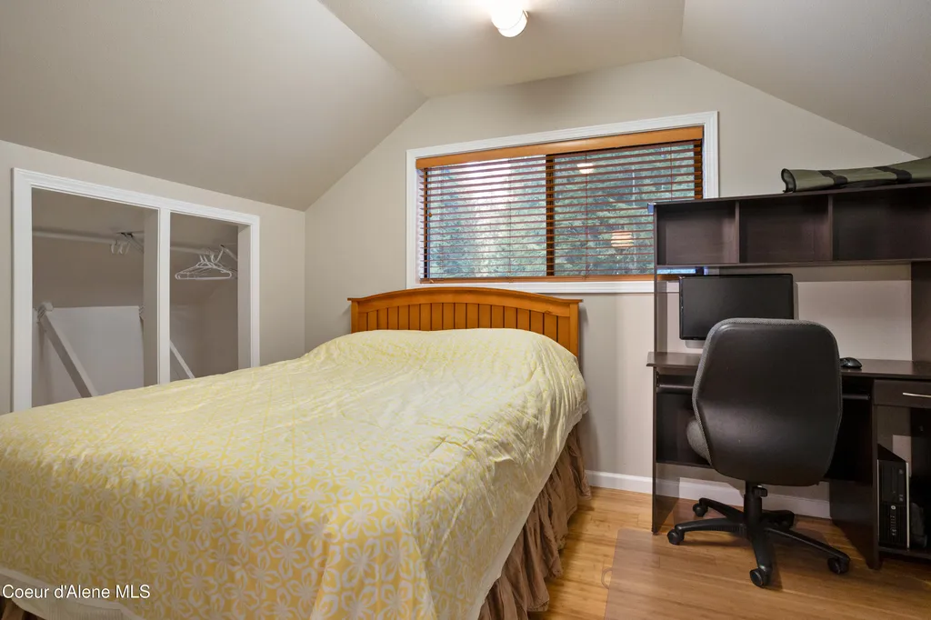 23 W Bay Wood Lane Hope ID 83836