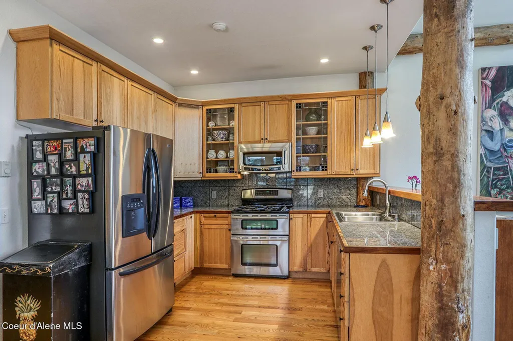 23 W Bay Wood Lane Hope ID 83836