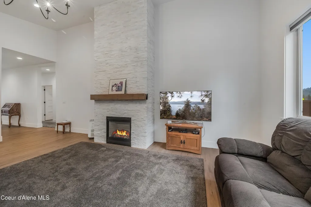 13958 N Rainier Loop Rathdrum ID 83858