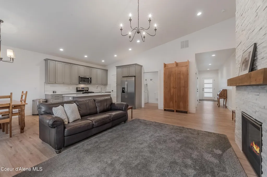 13958 N Rainier Loop Rathdrum ID 83858