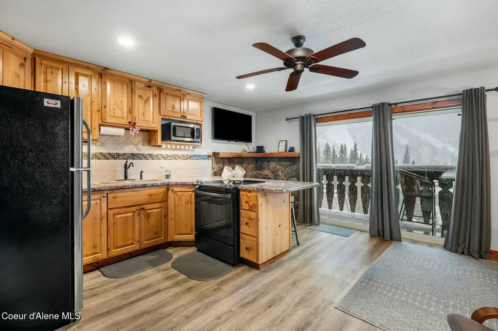 8754 Schweitzer Mountain Road Sandpoint ID 83864
