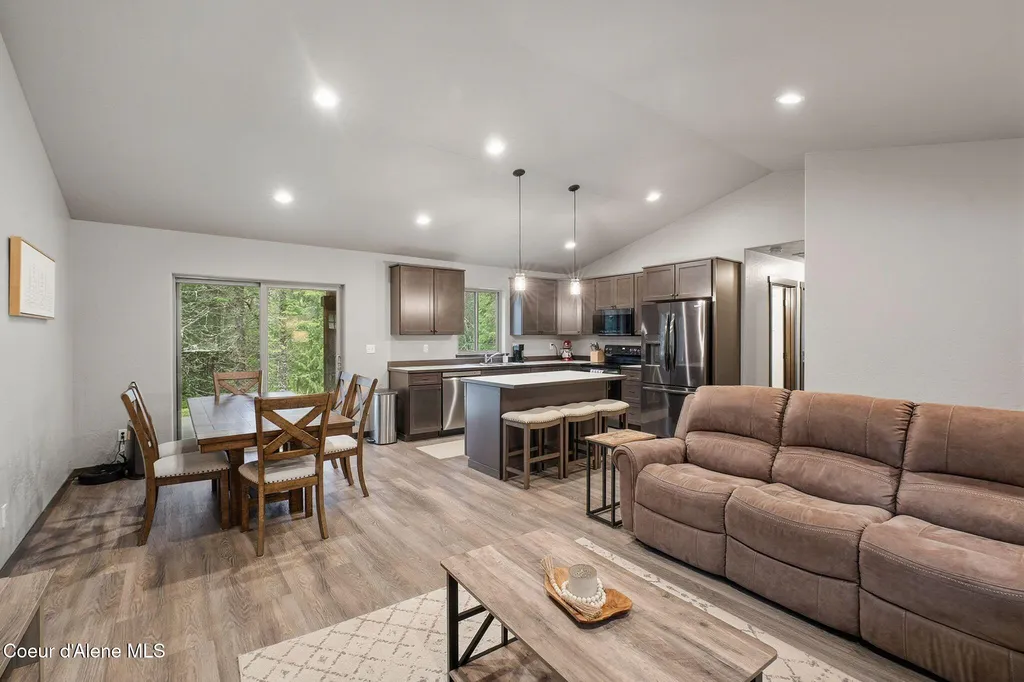 12053 Dufort Road Priest River ID 83856