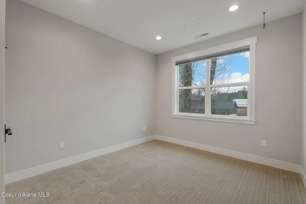141 Madera Drive Sandpoint ID 83864