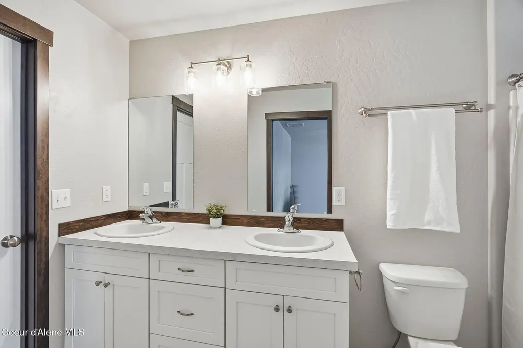 5830 W Irish Drive Rathdrum ID 83858