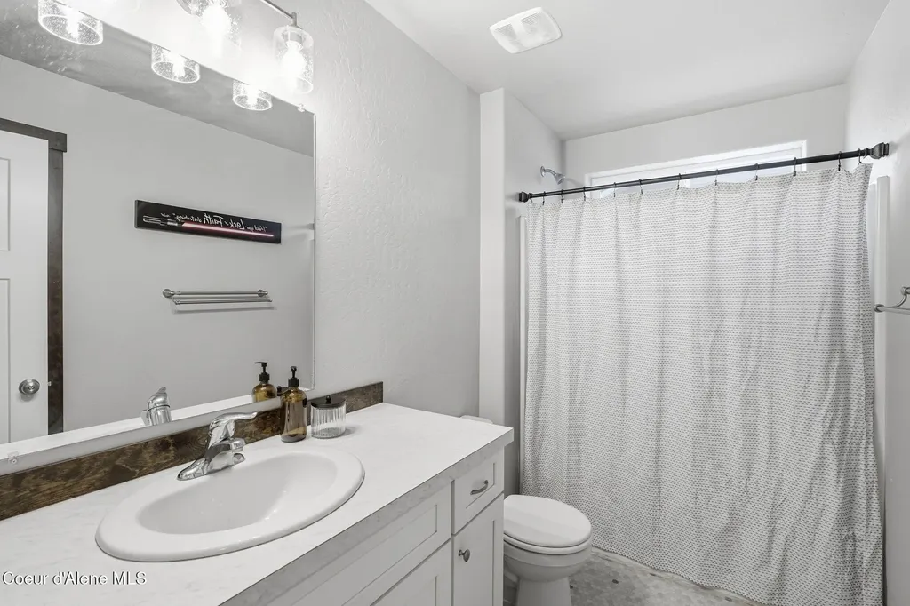 5830 W Irish Drive Rathdrum ID 83858