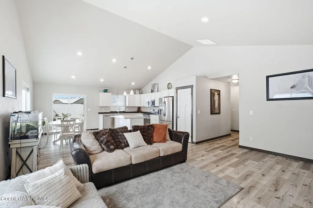 5830 W Irish Drive Rathdrum ID 83858