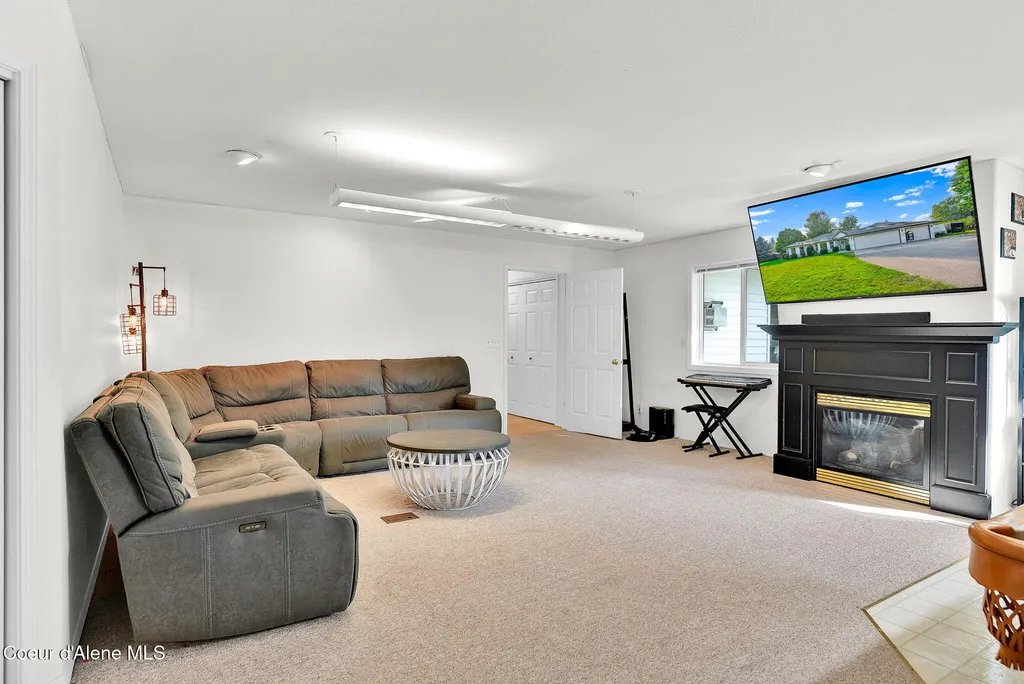 5775 N Colfax Street Dalton Gardens ID 83815