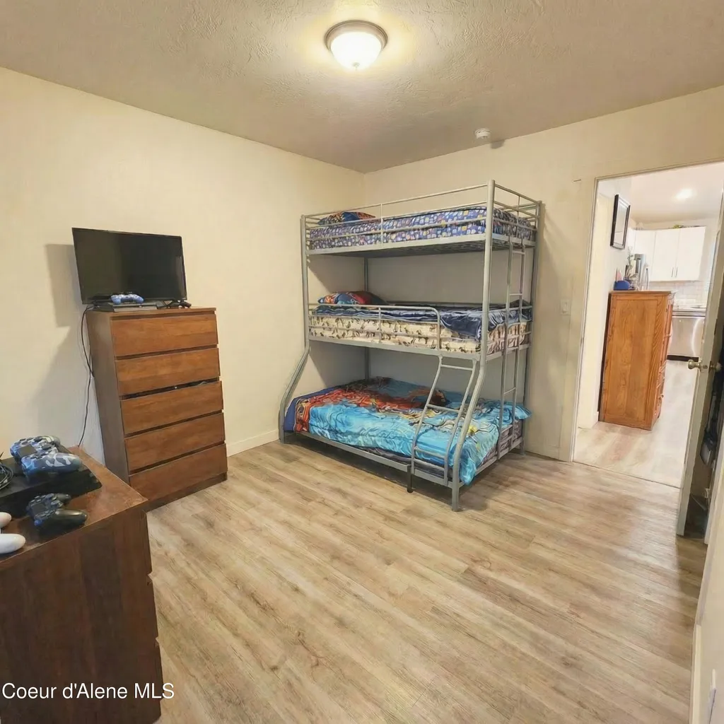 389 Hardy Loop Bonners Ferry ID 83805
