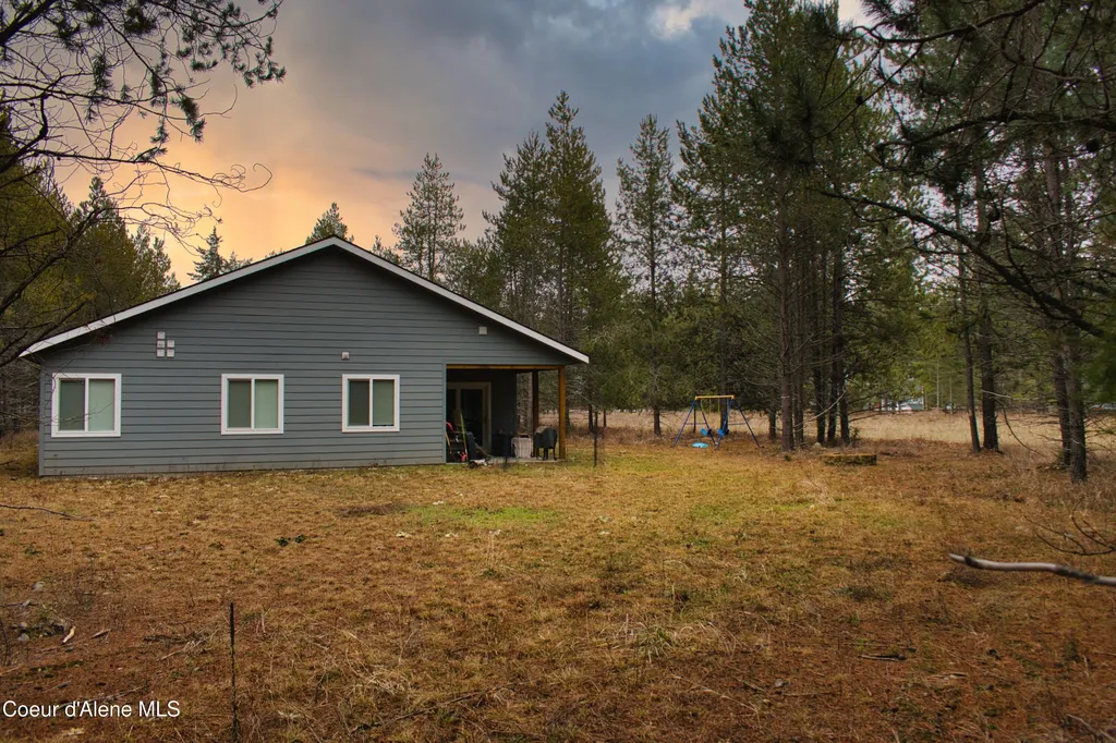 389 Hardy Loop Bonners Ferry ID 83805