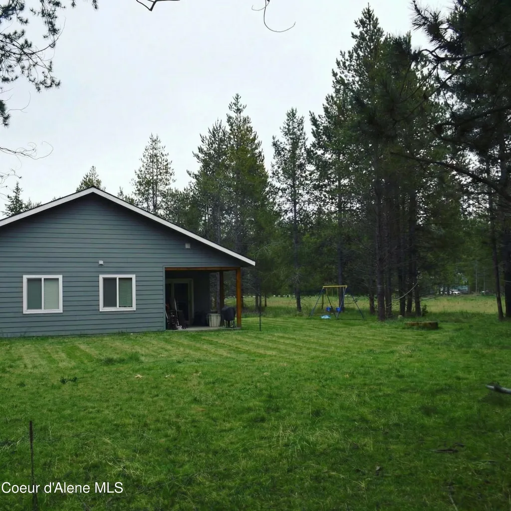 389 Hardy Loop Bonners Ferry ID 83805