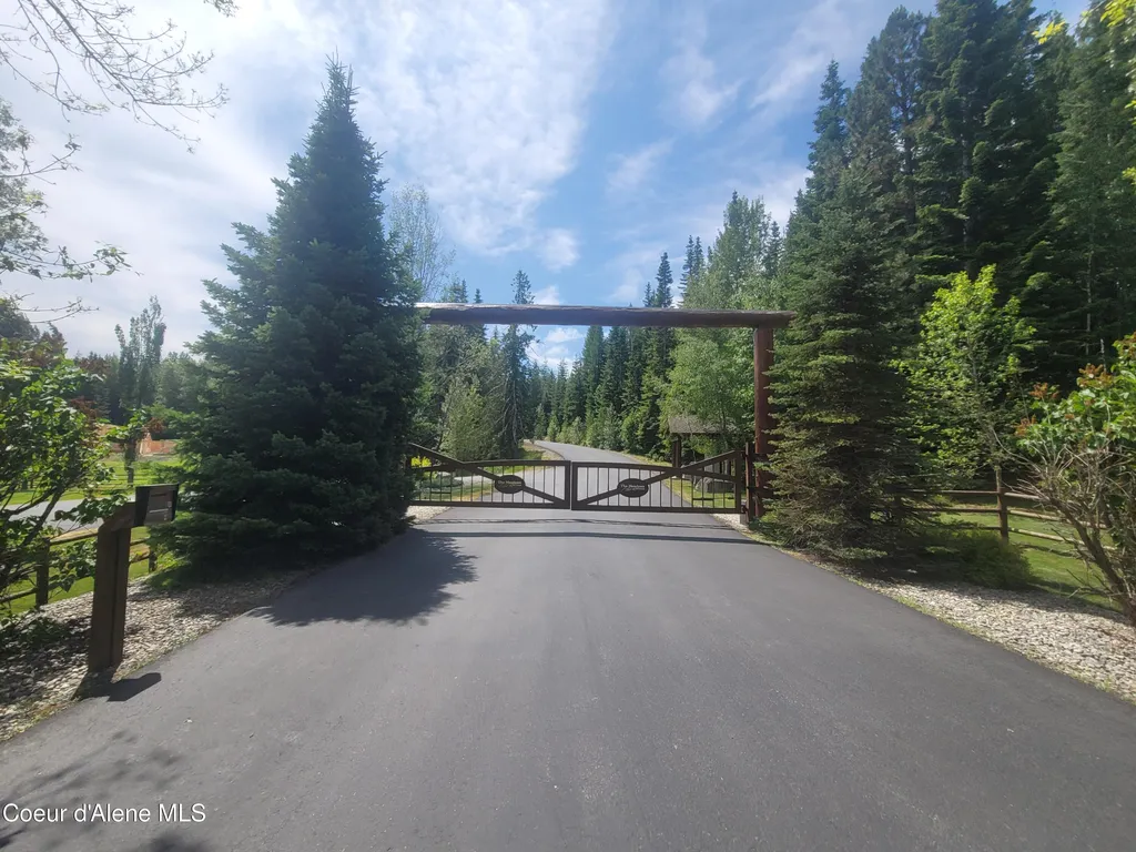 150 Ranch Road Naples ID 83847