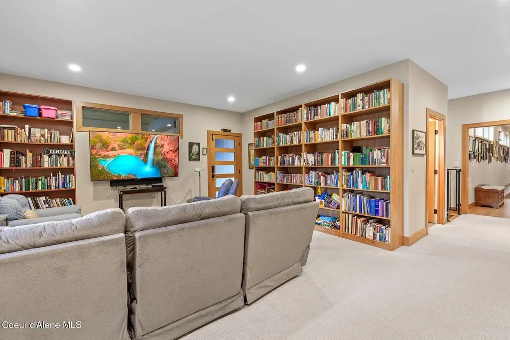 9641 N Easy Street Hayden Lake ID 83835