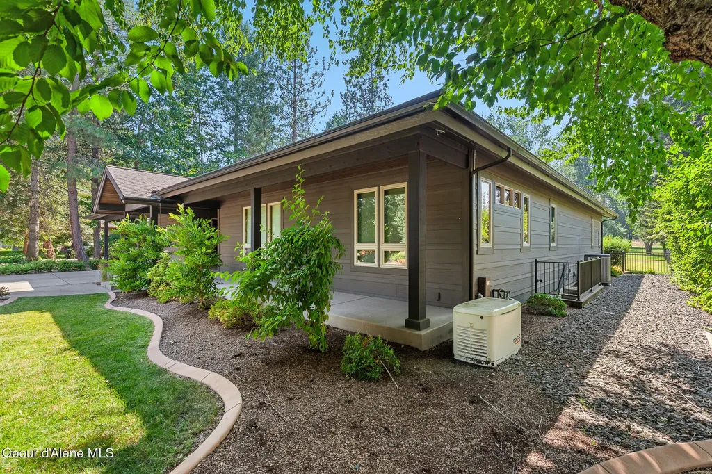 9641 N Easy Street Hayden Lake ID 83835