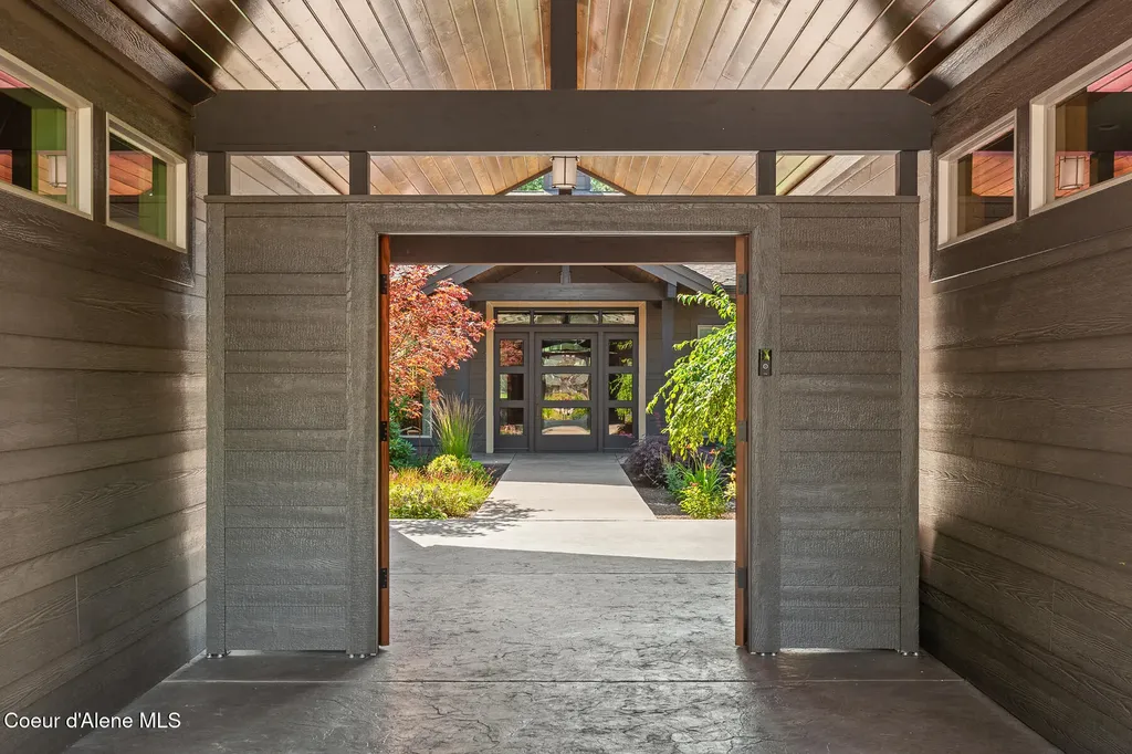 9641 N Easy Street Hayden Lake ID 83835