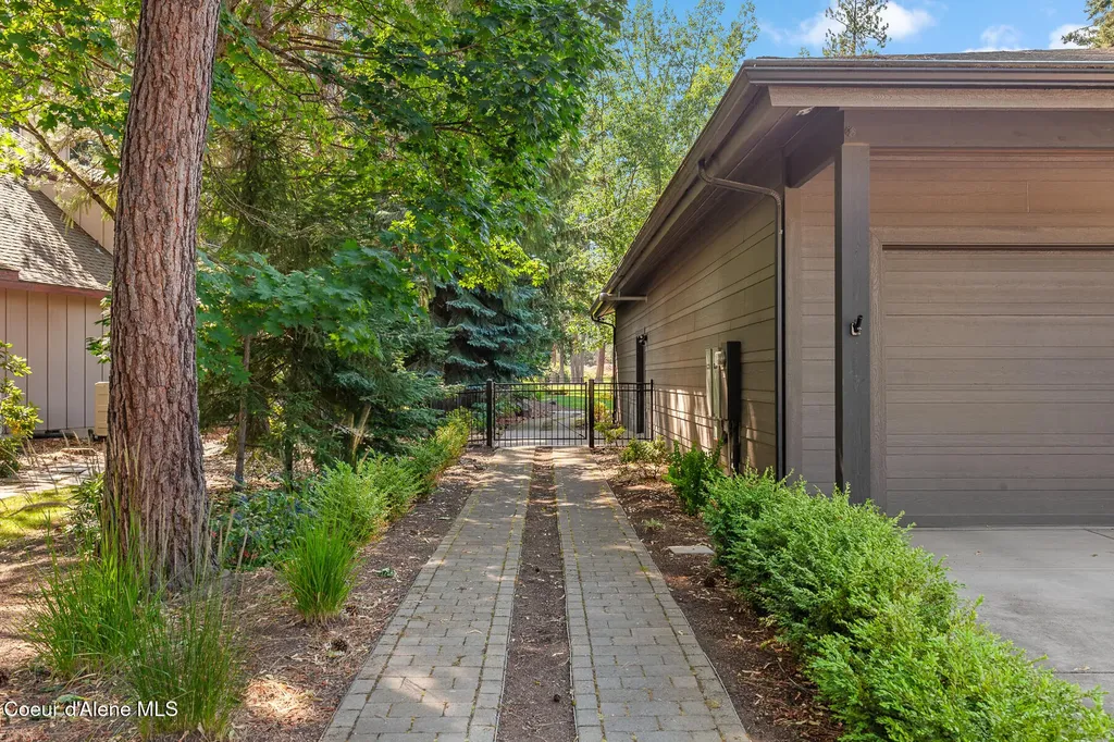 9641 N Easy Street Hayden Lake ID 83835