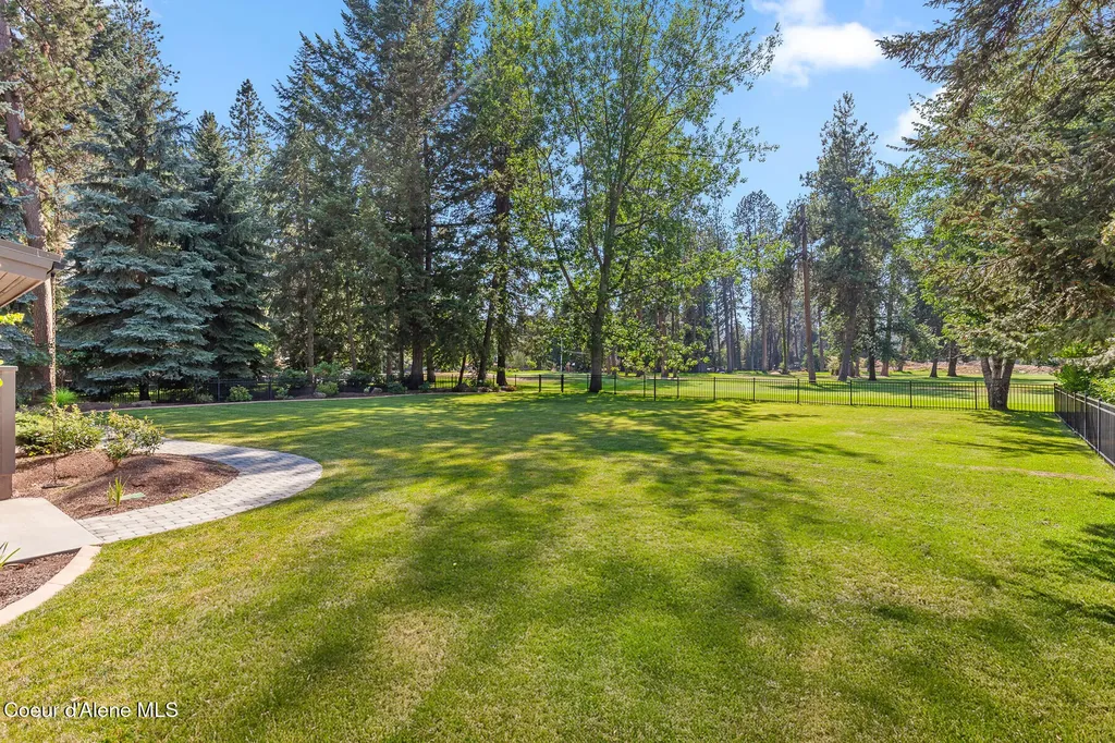 9641 N Easy Street Hayden Lake ID 83835