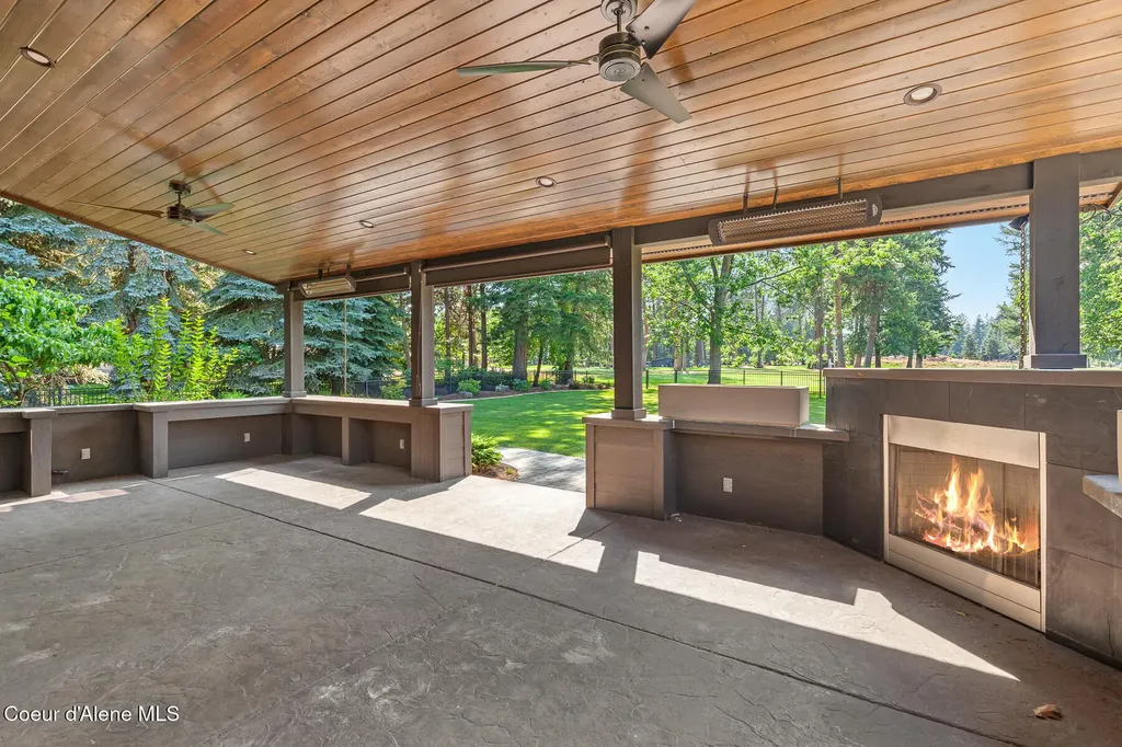 9641 N Easy Street Hayden Lake ID 83835