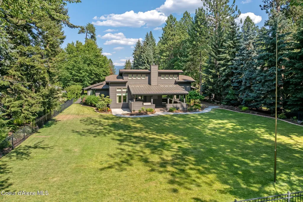 9641 N Easy Street Hayden Lake ID 83835