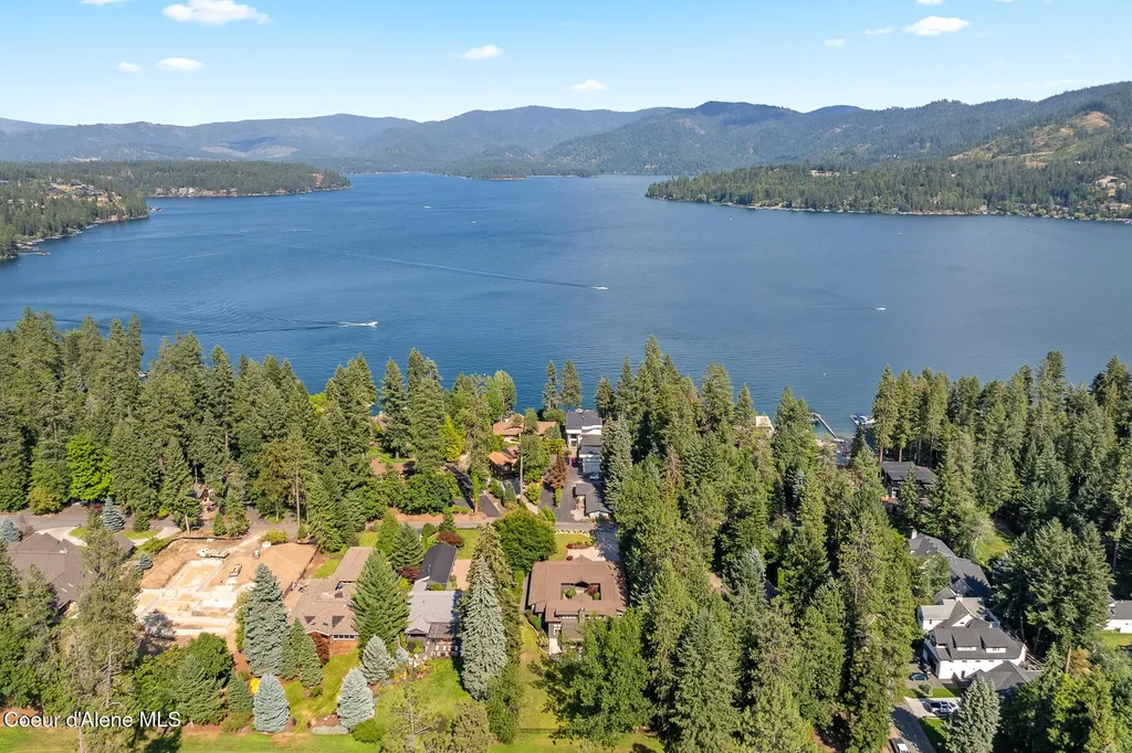 9641 N Easy Street Hayden Lake ID 83835
