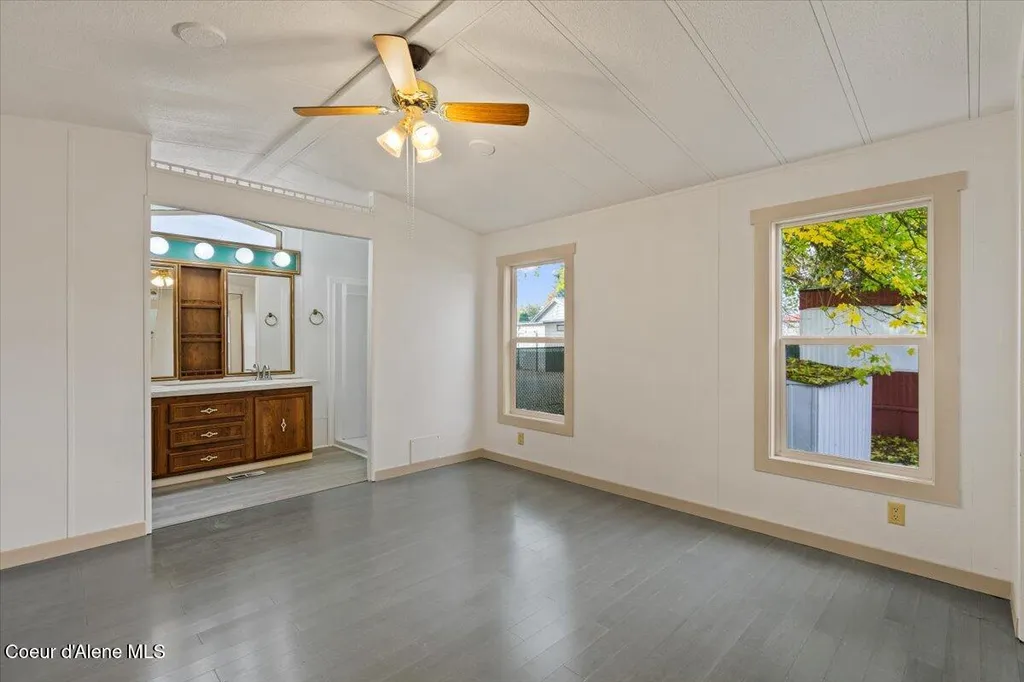 118 E Mid Town Lane Hayden ID 83835