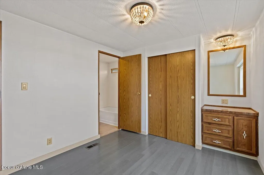 118 E Mid Town Lane Hayden ID 83835